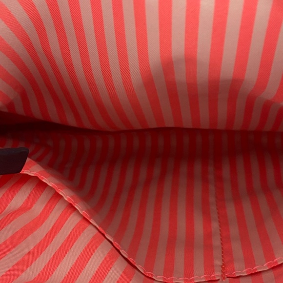 Lululemon Hip to be Free Crossbody Bag - Picture 7 of 9